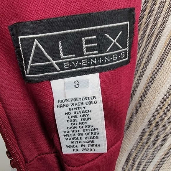 ALEX Evenings Sleeveless Dress - Picture 9 of 14